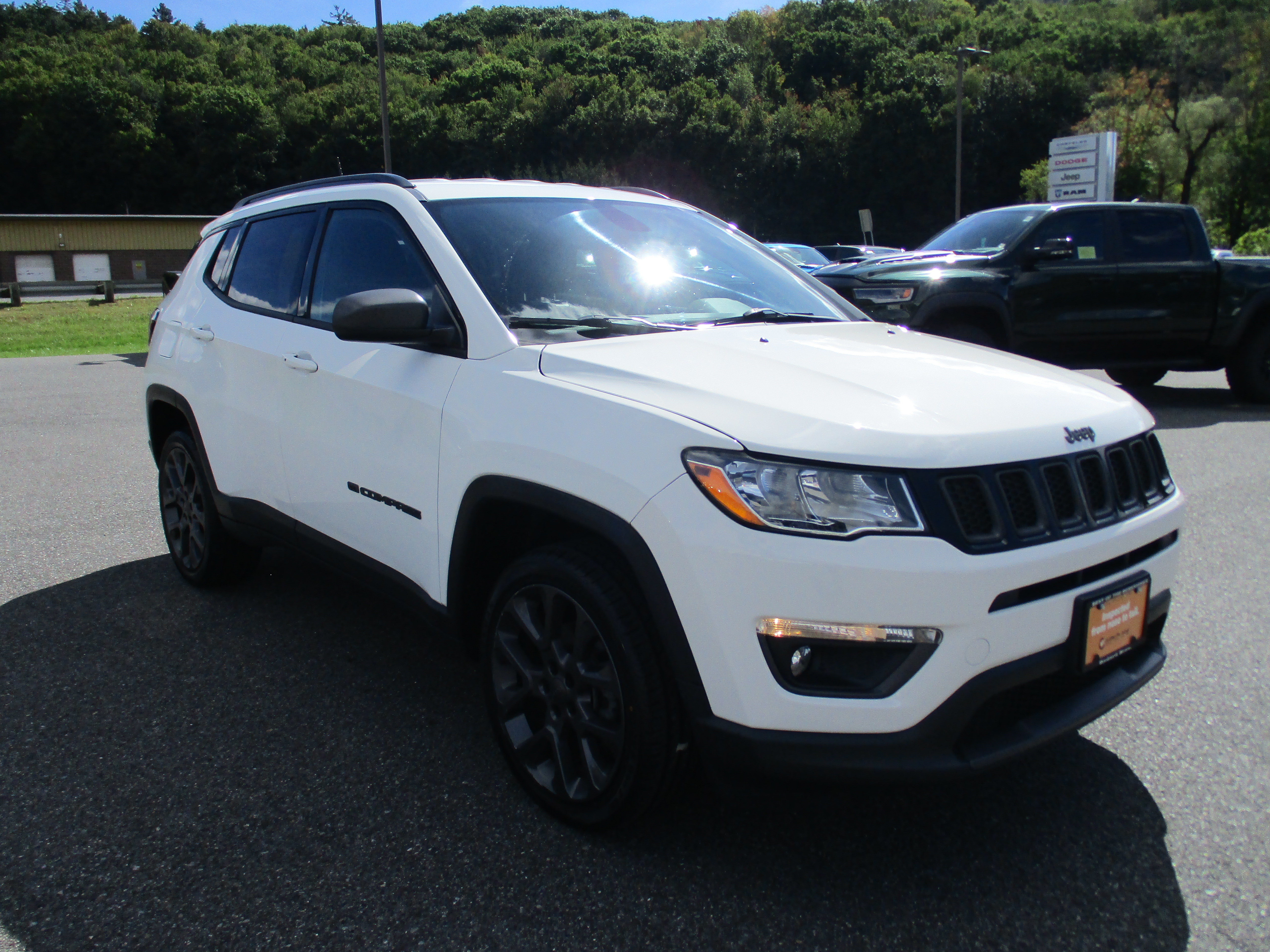 Certified 2021 Jeep Compass Latitude AWD/4WD image 3
