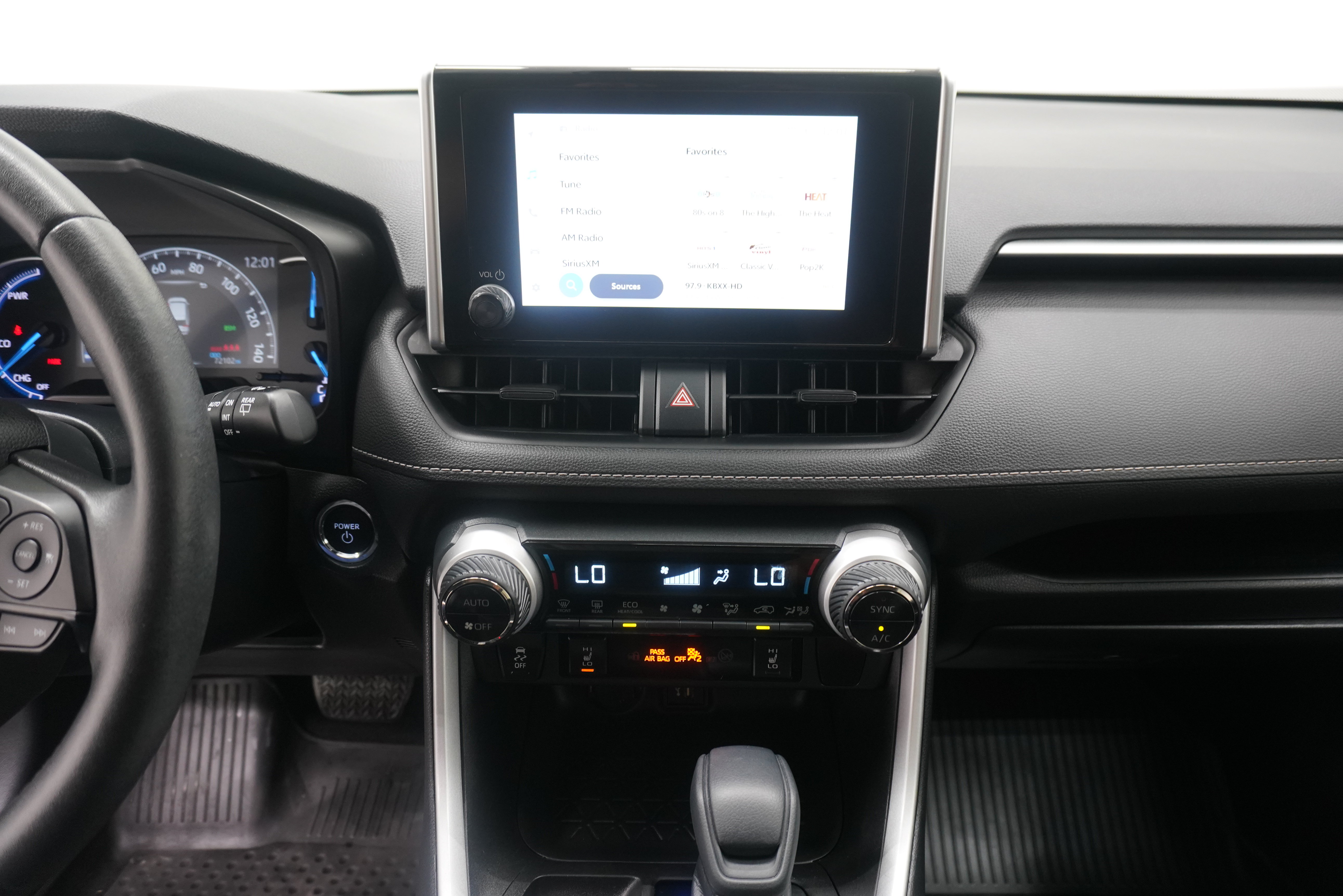 Used 2023 Toyota RAV4 XLE w/ XLE Grade Weather Package AWD/4WD image 19