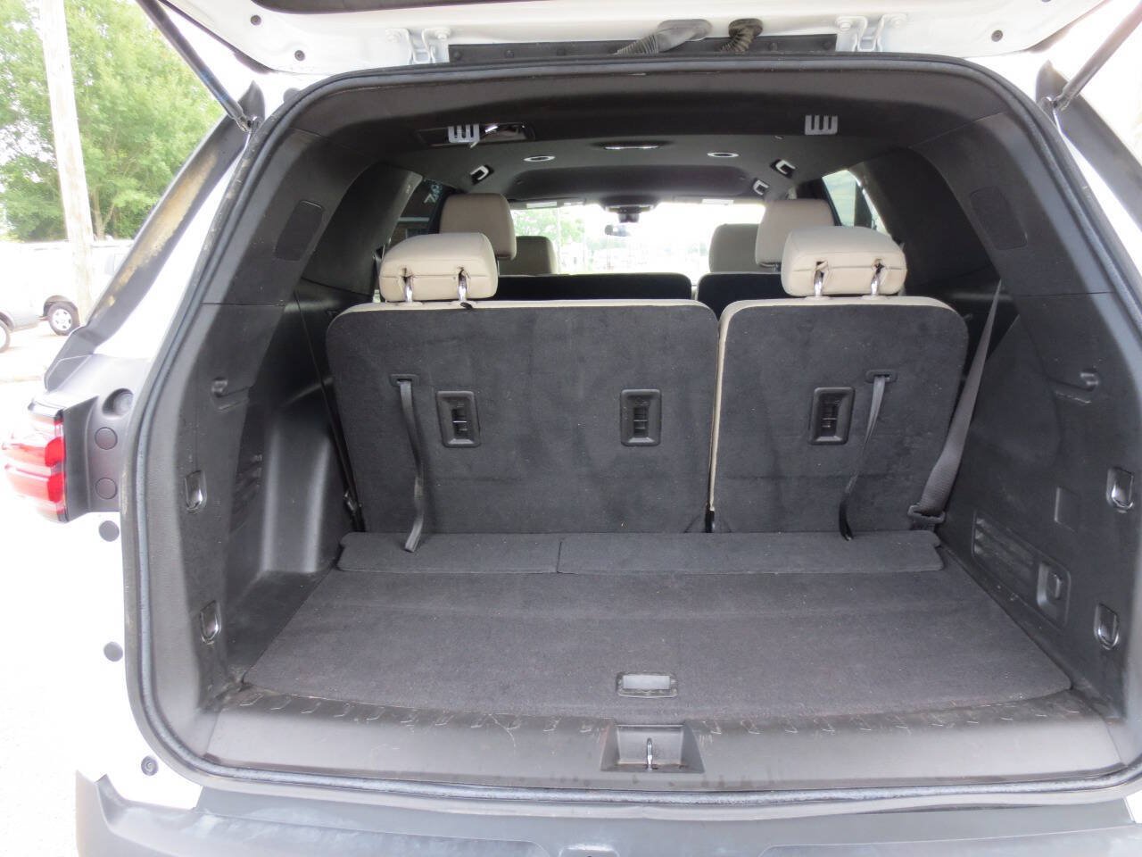 Used 2023 Chevrolet Traverse LS FWD image 6