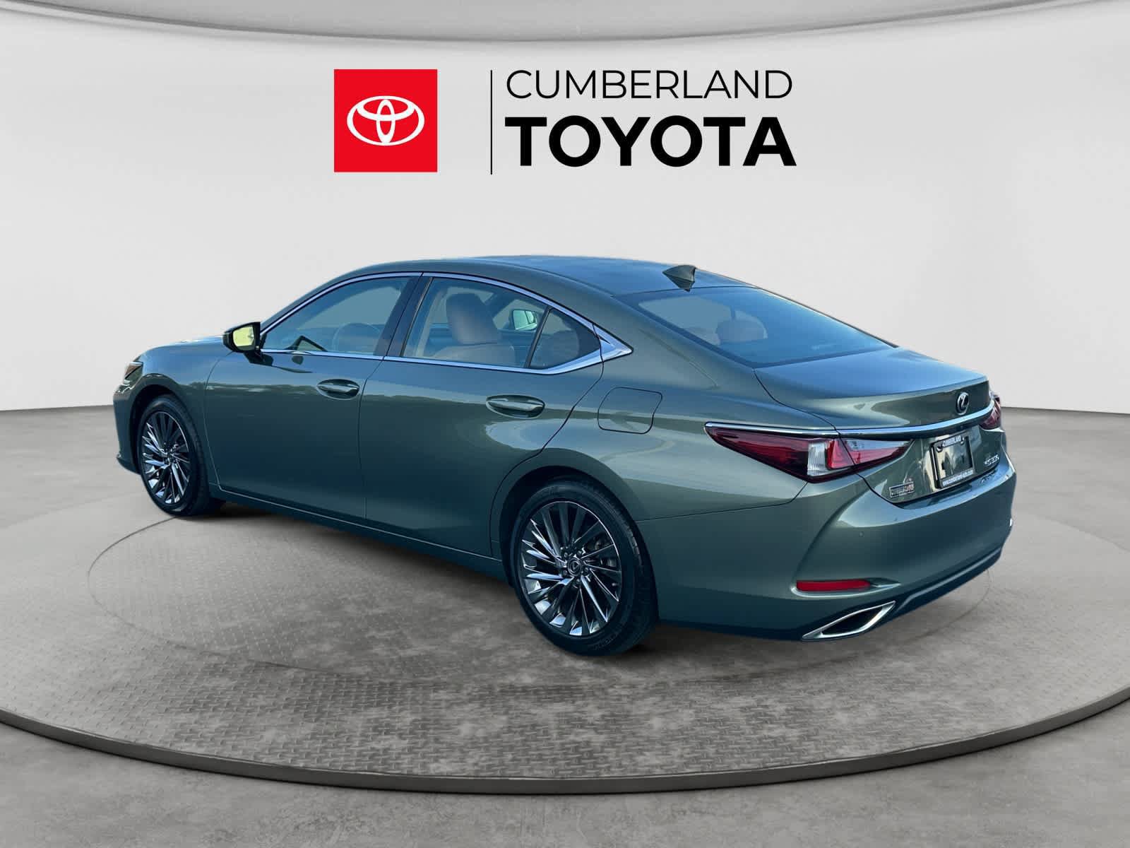 Used 2024 Lexus ES 350 w/ Accessory Package (Z1) FWD image 3