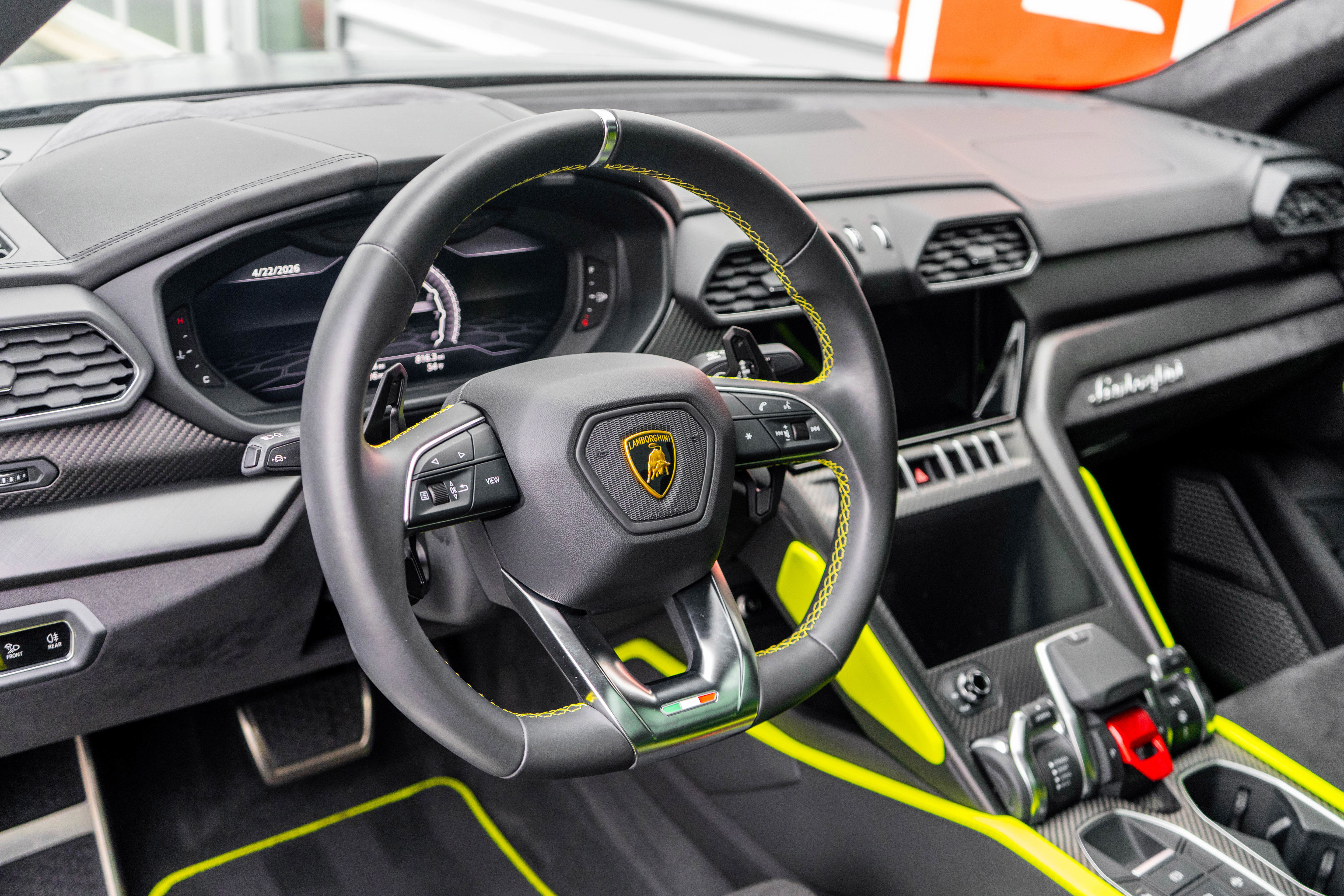 Used 2021 Lamborghini Urus AWD/4WD image 16