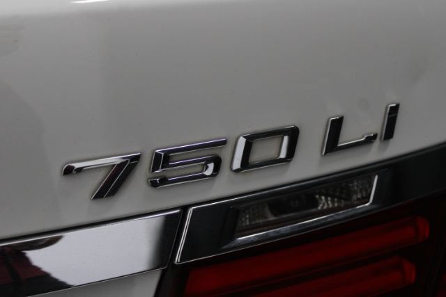 Used 2015 BMW 750Li xDrive AWD/4WD image 7