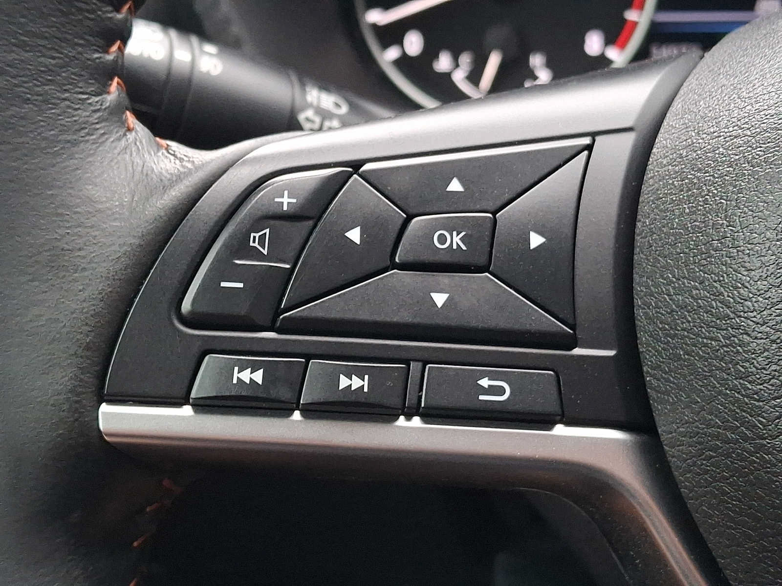 Used 2022 Nissan Sentra SR w/ Trunk Package FWD image 18