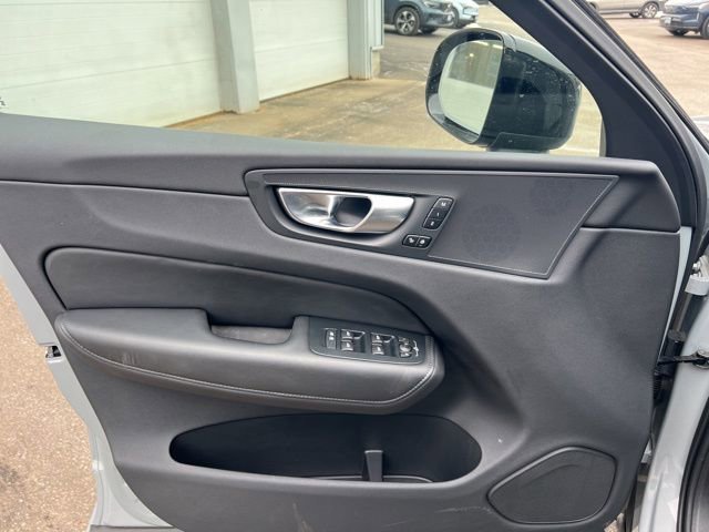 Certified 2025 Volvo XC60 B5 Plus image 25
