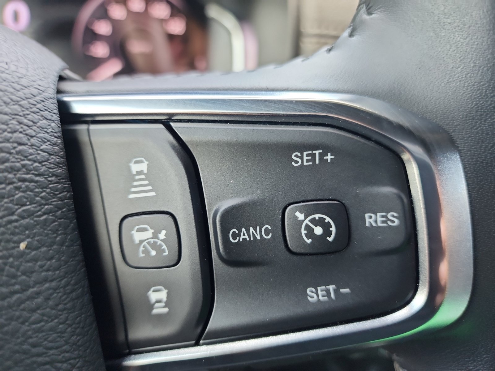 Used 2024 RAM 1500 Laramie AWD/4WD image 18