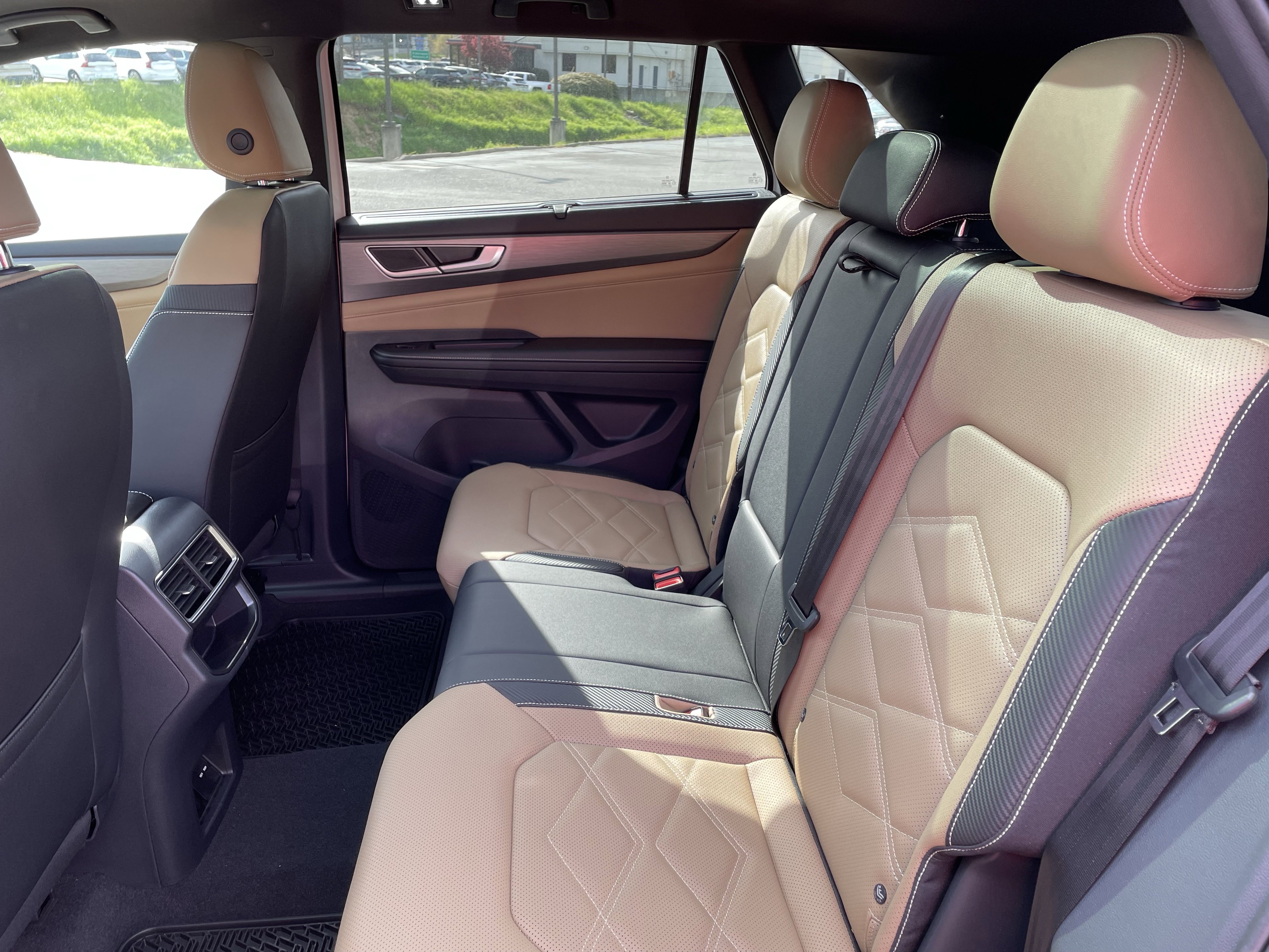 New 2026 Volkswagen Atlas Cross Sport SE image 12