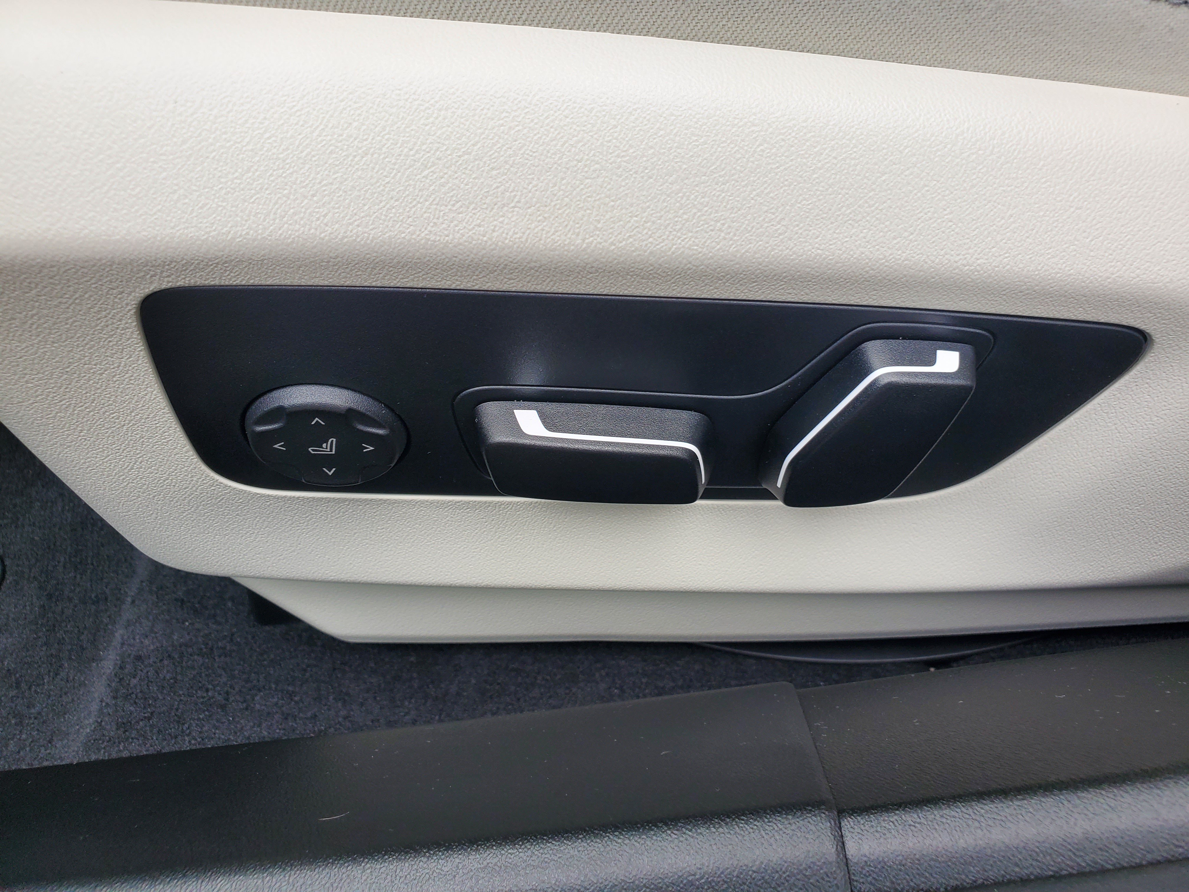 New 2027 BMW 530i xDrive w/ M Sport Package AWD/4WD image 10