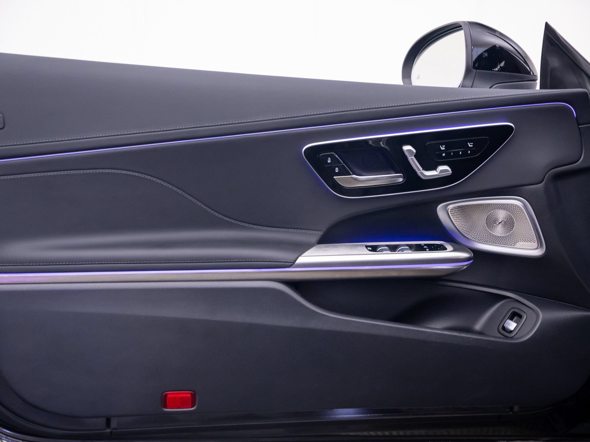 Used 2025 Mercedes-Benz CLE 300 4MATIC Cabriolet w/ Night Package image 14