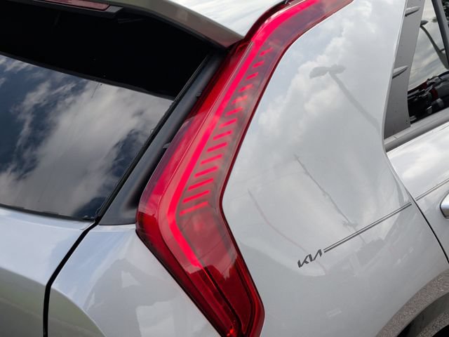 Used 2023 Kia Niro Wind w/ Wind Preserve Package FWD image 10