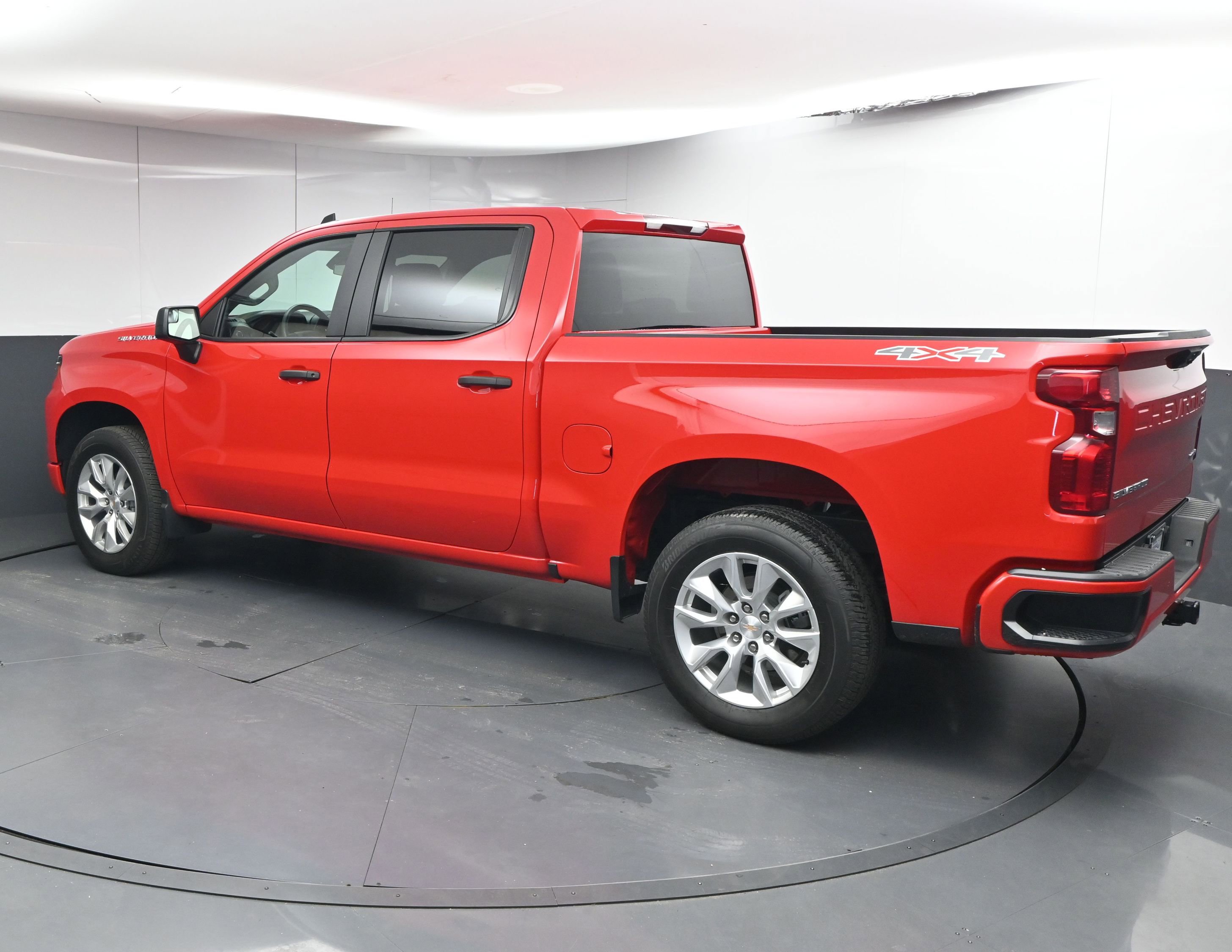 Used 2025 Chevrolet Silverado 1500 Custom image 6