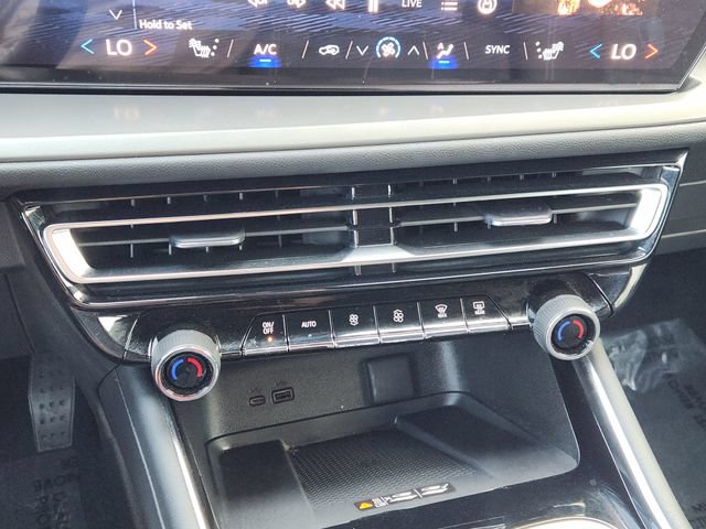 Used 2024 Chevrolet Traverse LT w/ Enhanced Driving Package FWD image 21