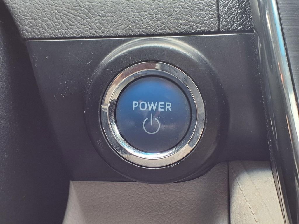 Used 2012 Toyota Camry XLE w/ Leather Pkg FWD image 20