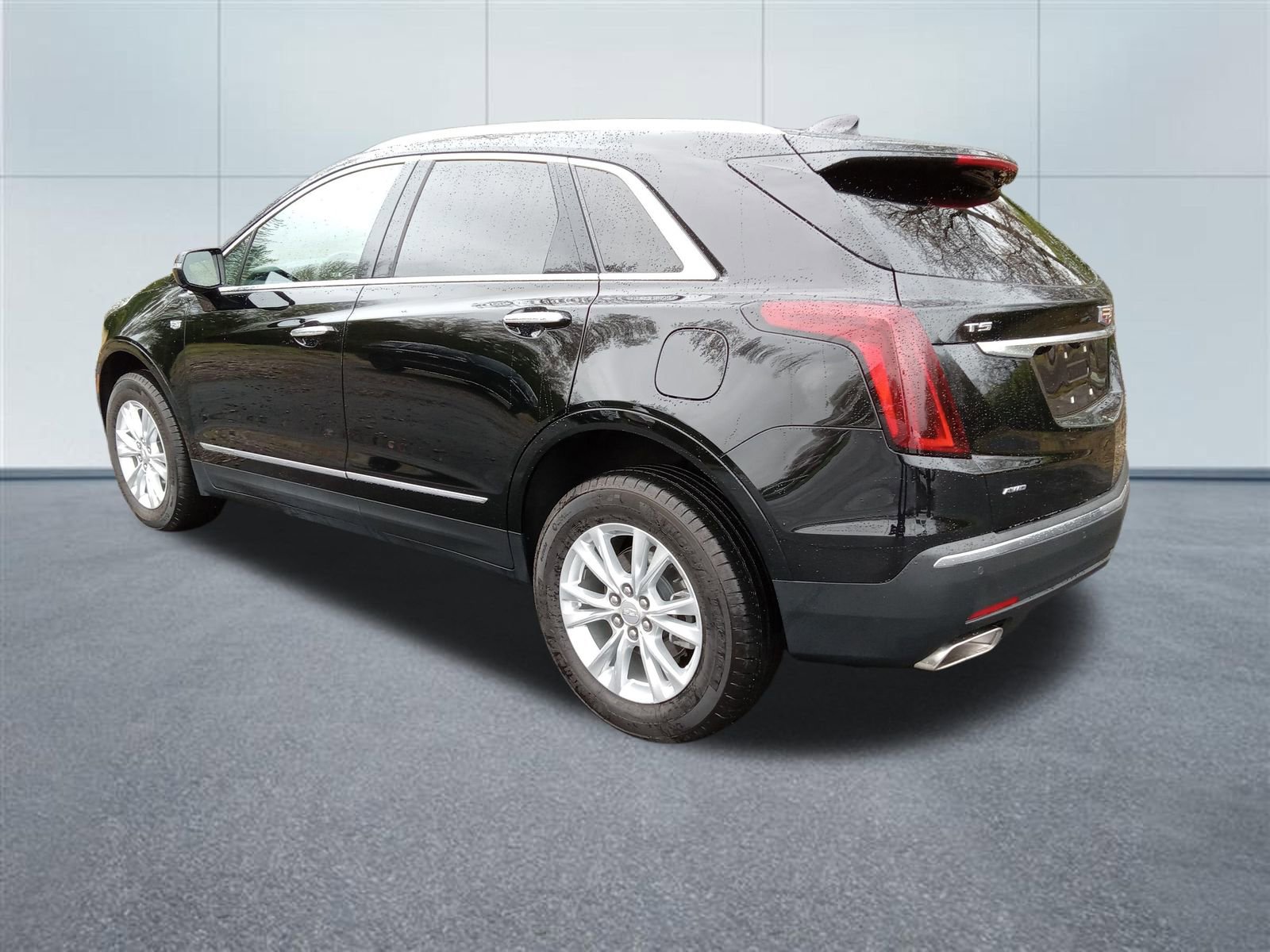 Certified 2023 Cadillac XT5 Luxury AWD/4WD image 3