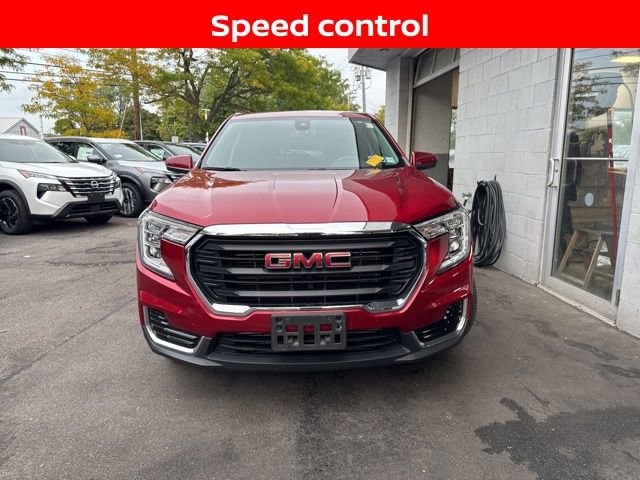 Used 2023 GMC Terrain SLE image 7