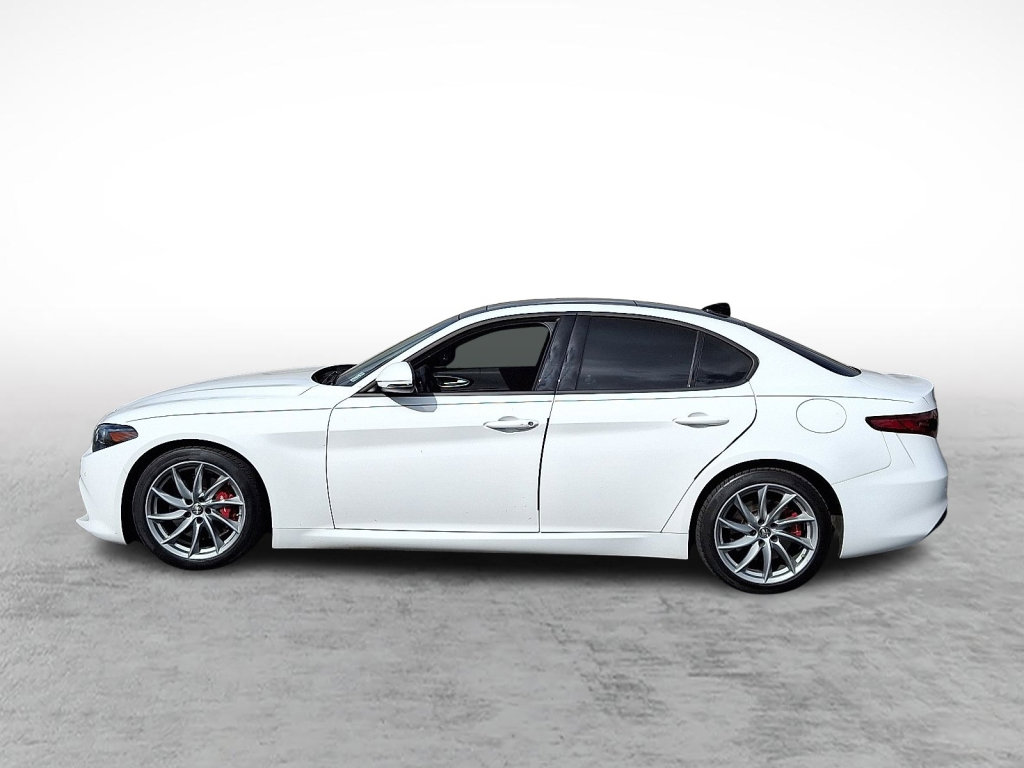 Used 2022 Alfa Romeo Giulia Sprint image 2