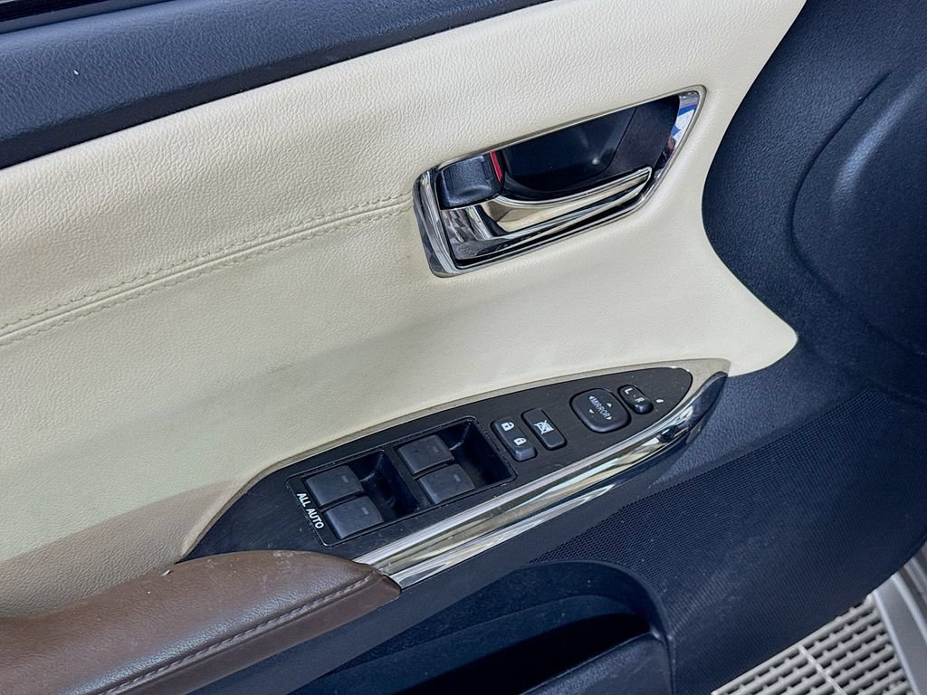 Used 2015 Toyota Avalon XLE FWD image 17