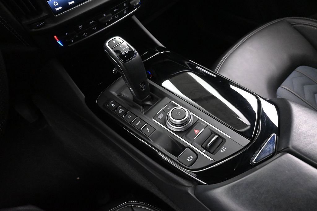 Used 2022 Maserati Levante GT AWD/4WD image 42