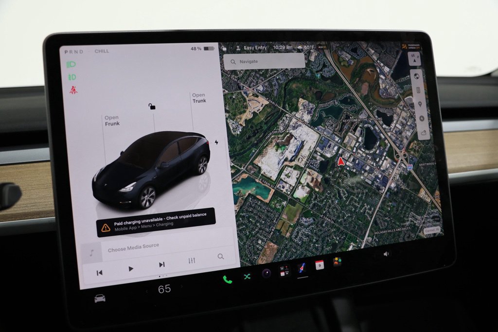 Used 2024 Tesla Model Y Long Range AWD/4WD image 27