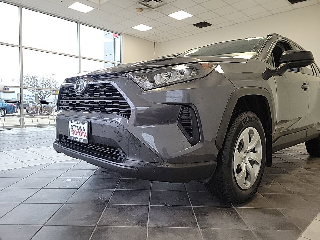 Used 2021 Toyota RAV4 LE image 14