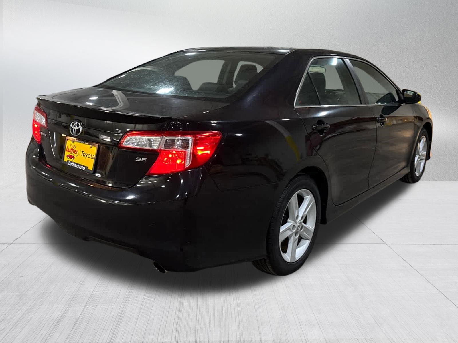 Used 2013 Toyota Camry SE image 6