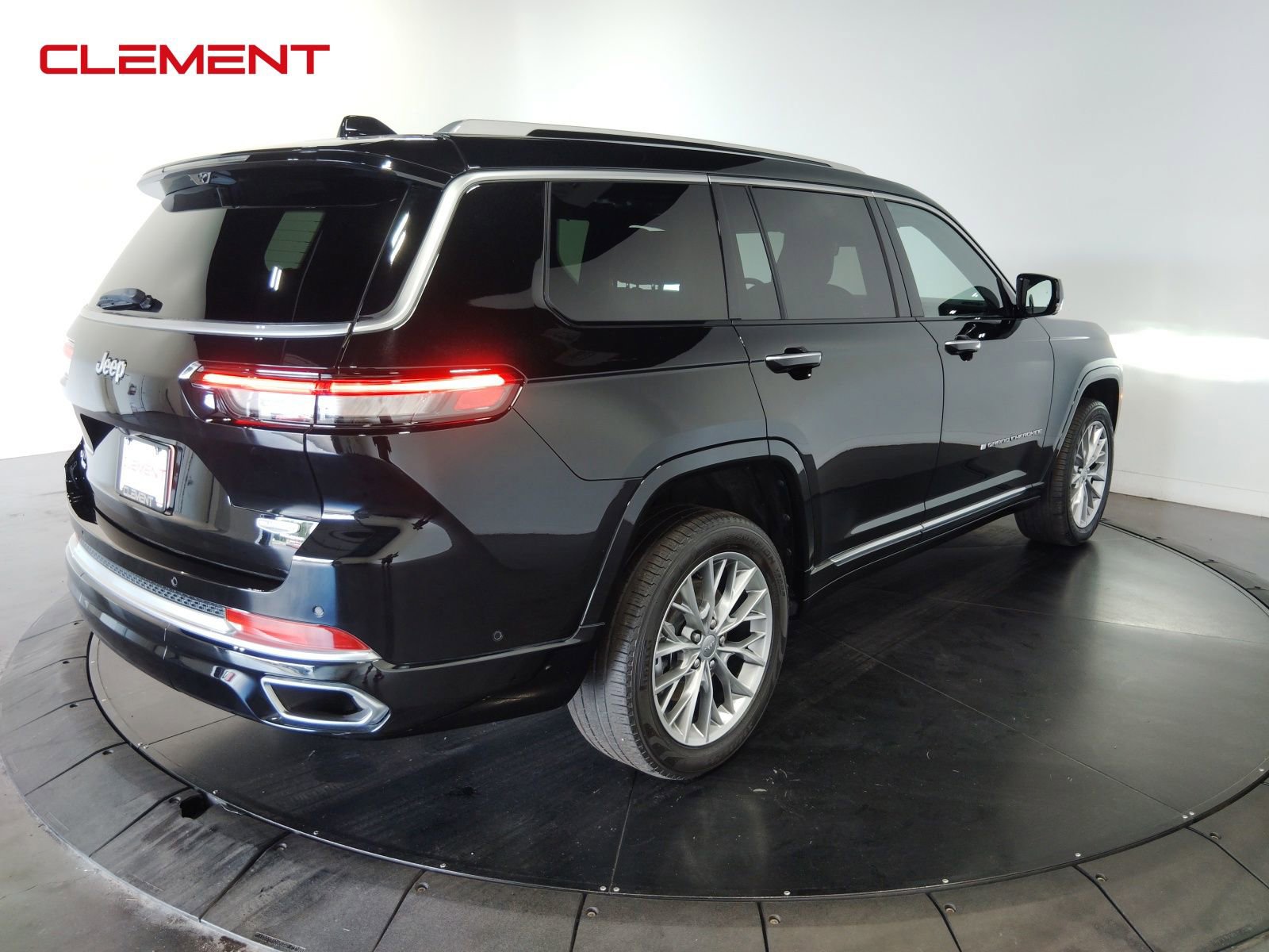 Used 2022 Jeep Grand Cherokee L Summit w/ Advanced Protech Group IV image 5