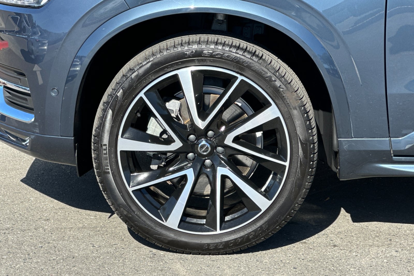 Used 2024 Volvo XC90 B6 Plus w/ Protection Package Premier AWD/4WD image 12