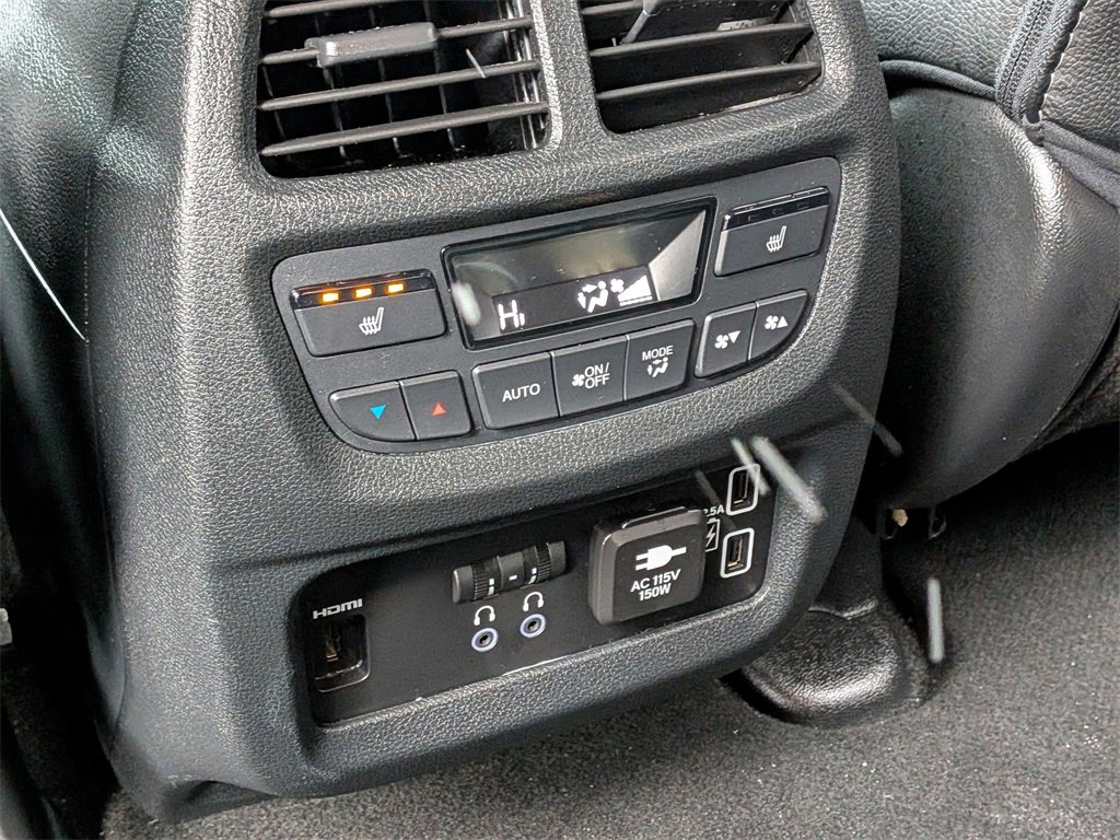 Used 2022 Honda Pilot Touring image 28