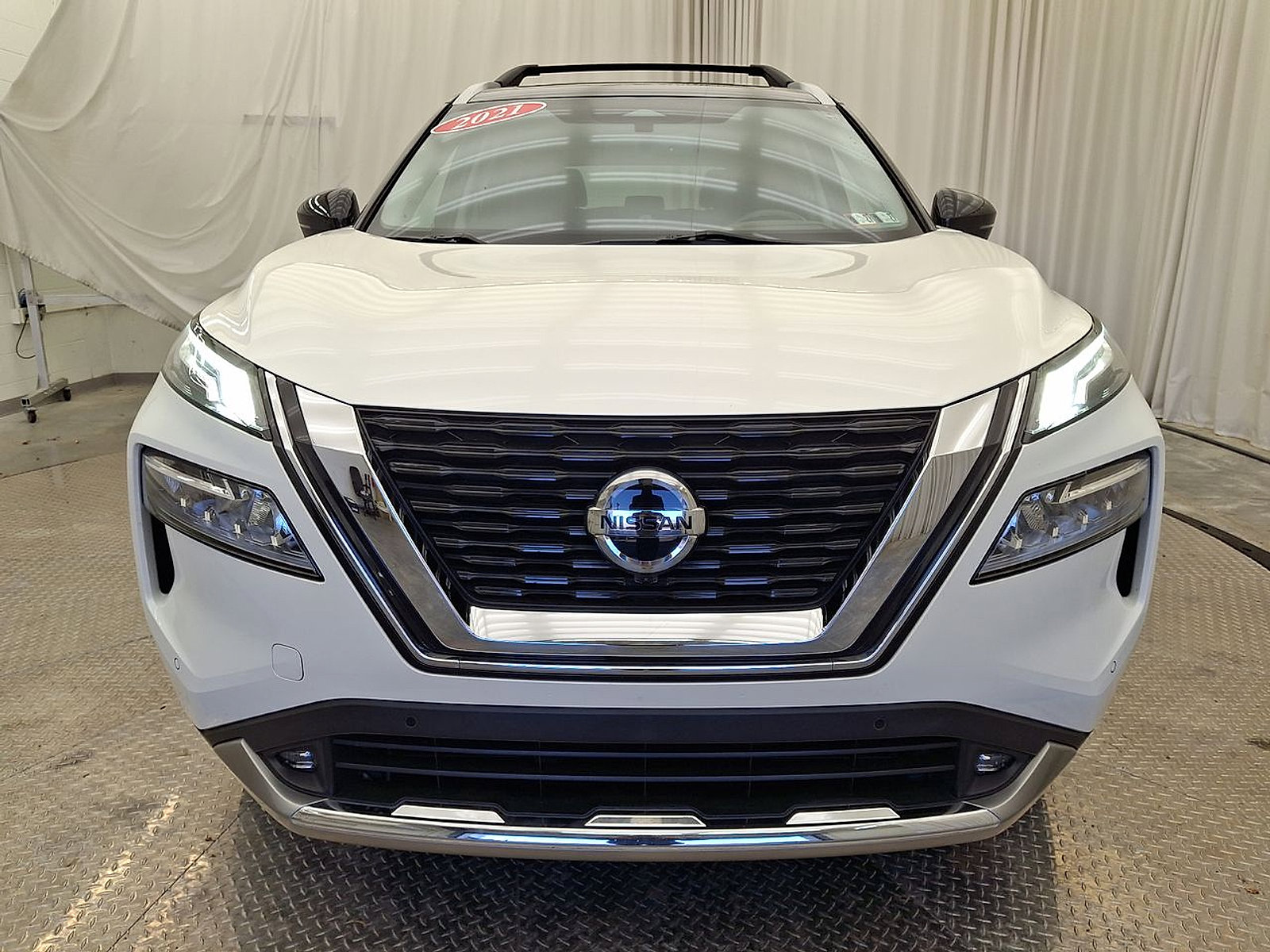 Used 2021 Nissan Rogue Platinum image 29
