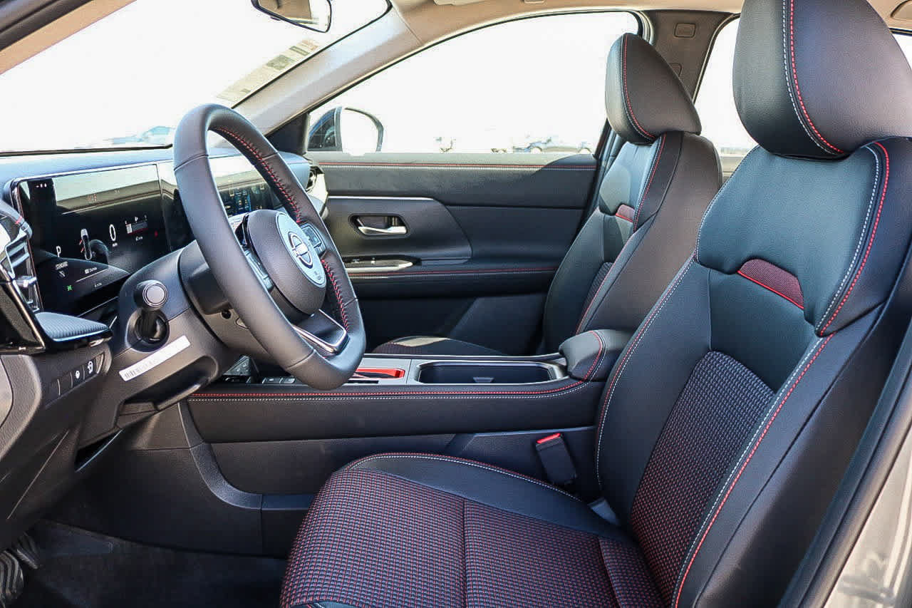 New 2026 Nissan Kicks SR FWD image 19