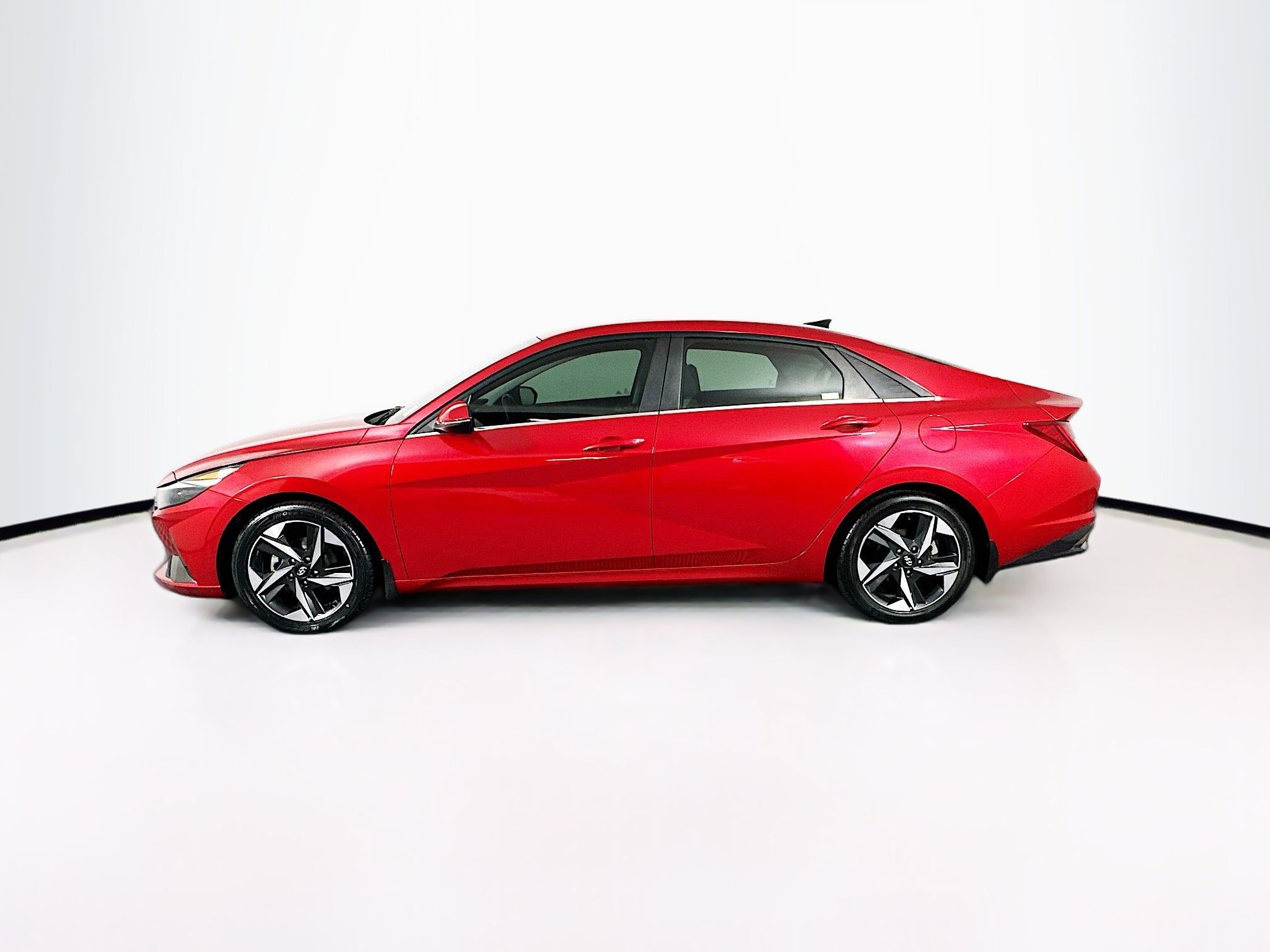 Used 2022 Hyundai Elantra Limited FWD image 4