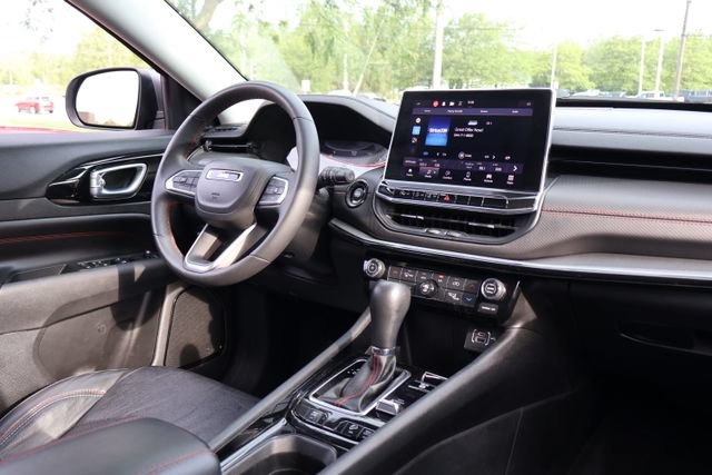 Used 2022 Jeep Compass Trailhawk AWD/4WD image 18