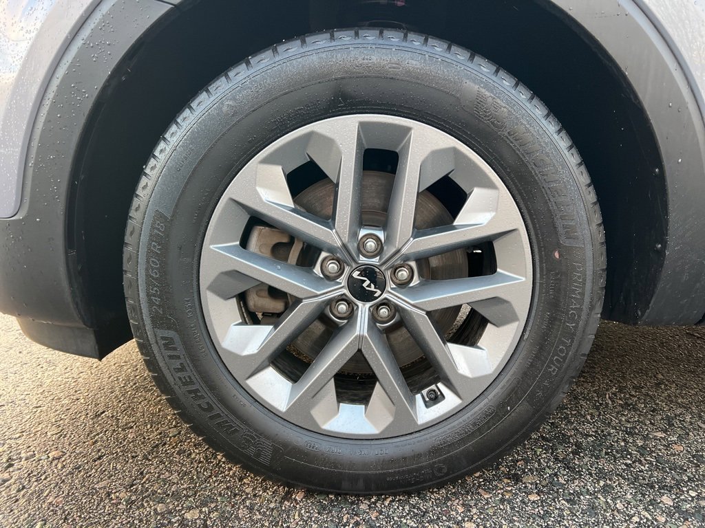 Used 2023 Kia Telluride LX image 10