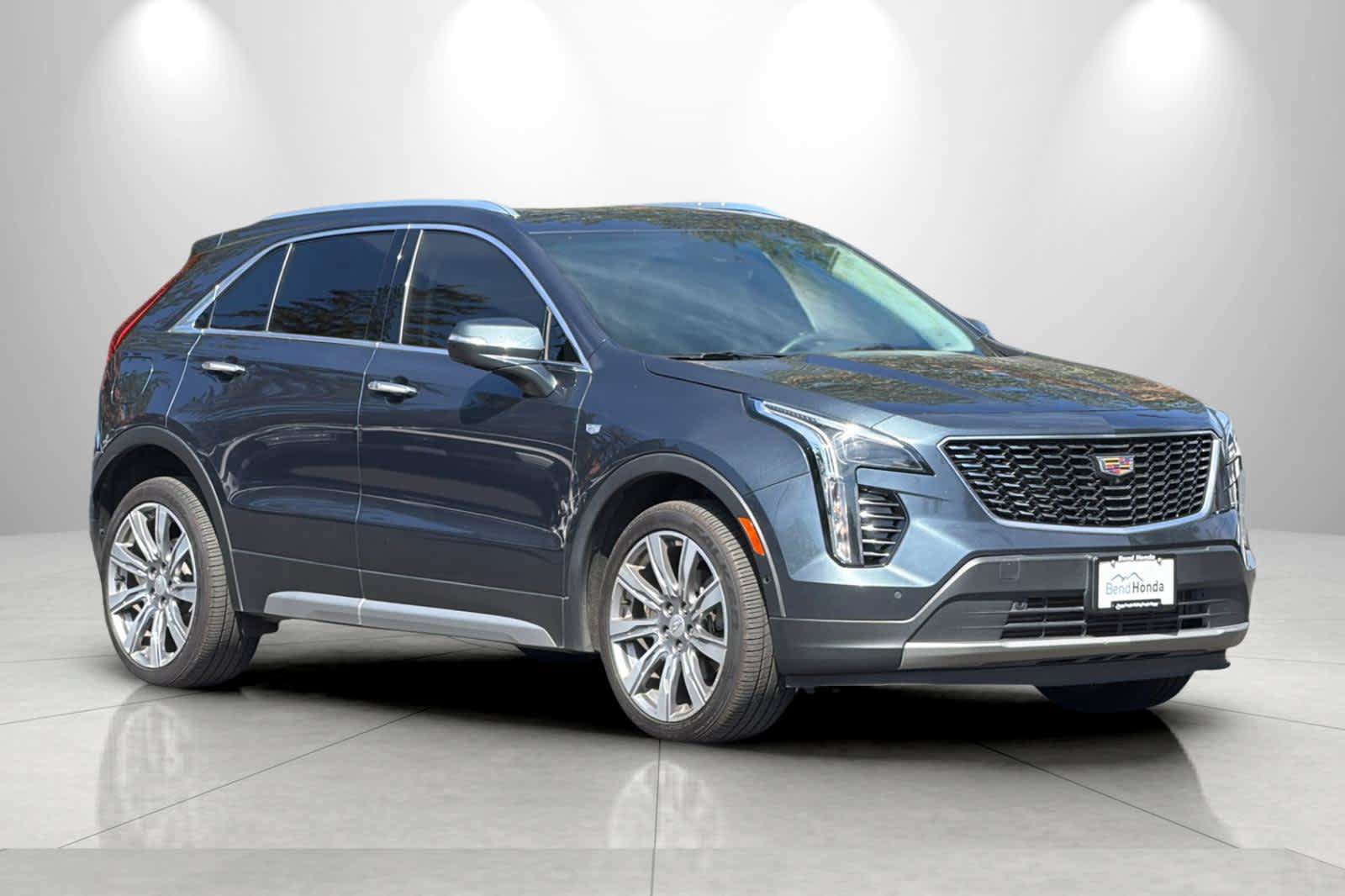 Used 2019 Cadillac XT4 Premium Luxury w/ Enhanced Visibility Package AWD/4WD image 9