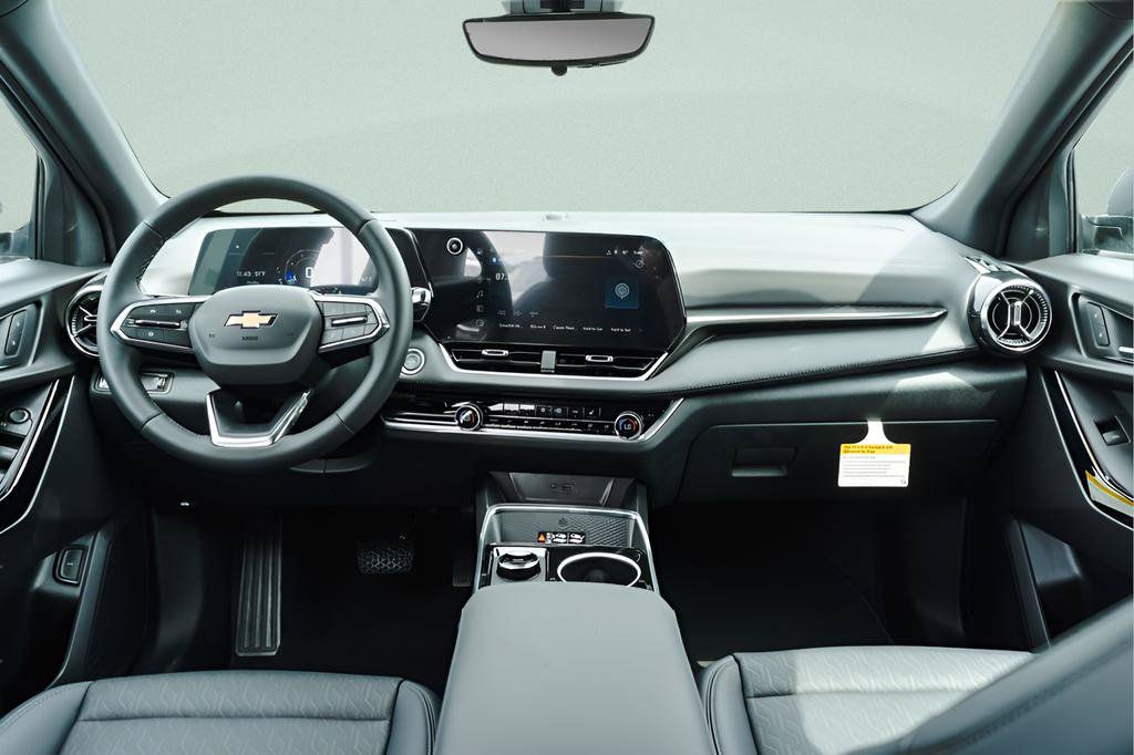 New 2026 Chevrolet Equinox LT w/ Convenience Package II FWD image 8