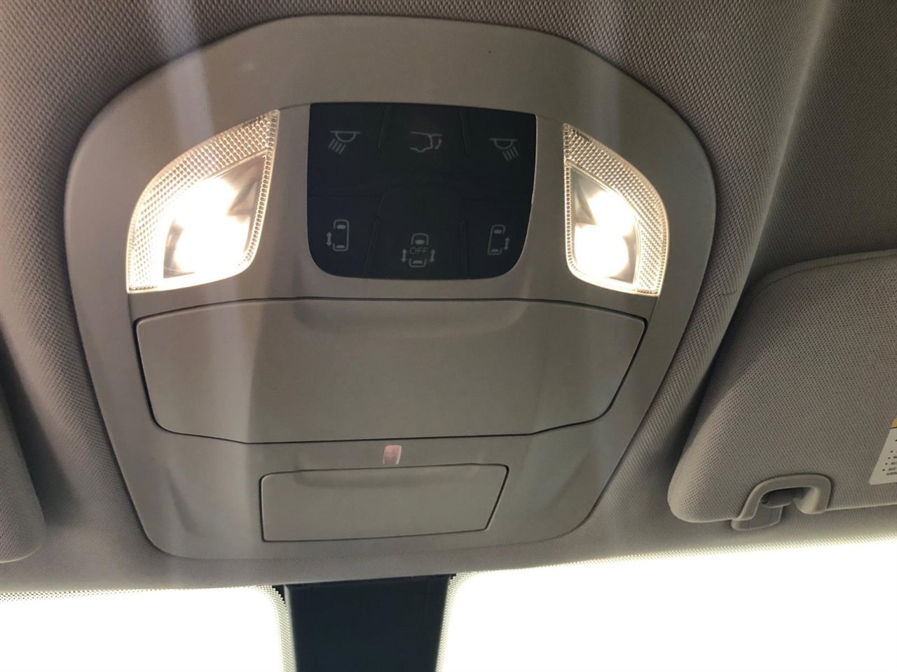 Used 2017 Chrysler Pacifica Touring w/ Tire & Wheel Group image 22