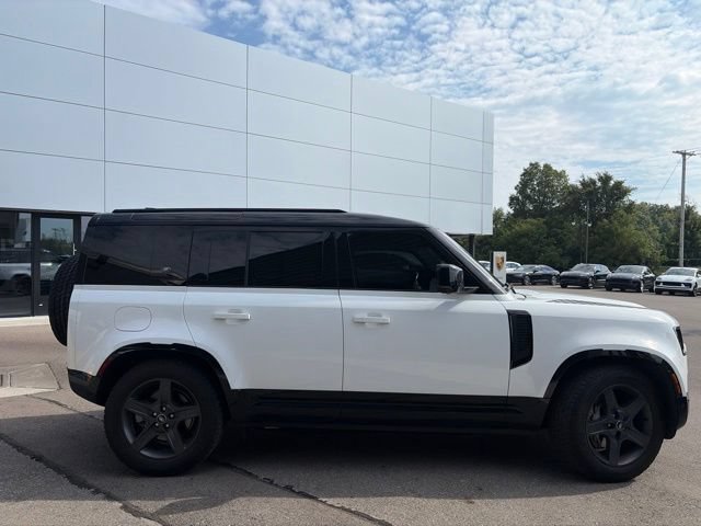 Used 2022 Land Rover Defender 110 X-Dynamic HSE AWD/4WD image 2