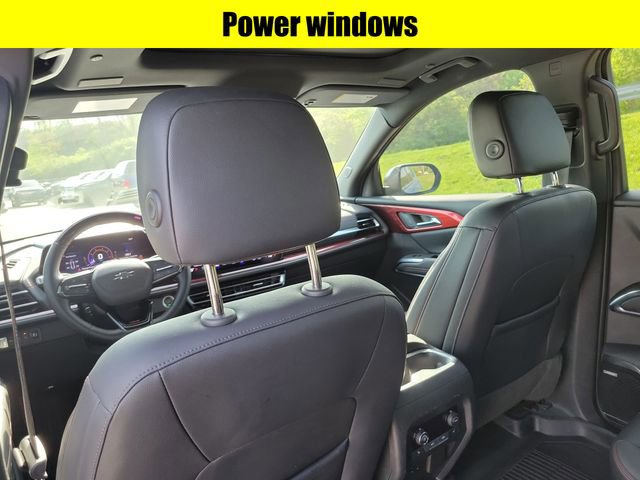 Used 2024 Chevrolet Traverse RS AWD/4WD image 28