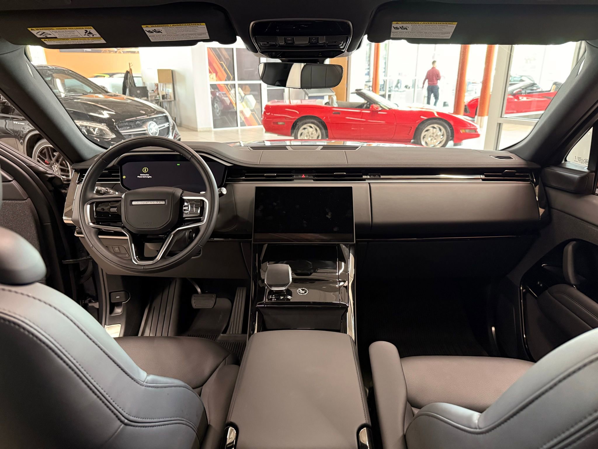 Used 2025 Land Rover Range Rover Sport SE AWD/4WD image 12