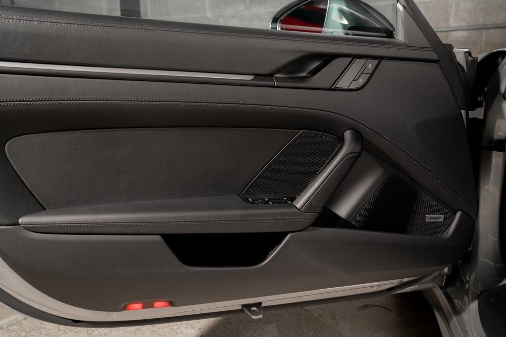 Used 2025 Porsche 911 Carrera T RWD image 32