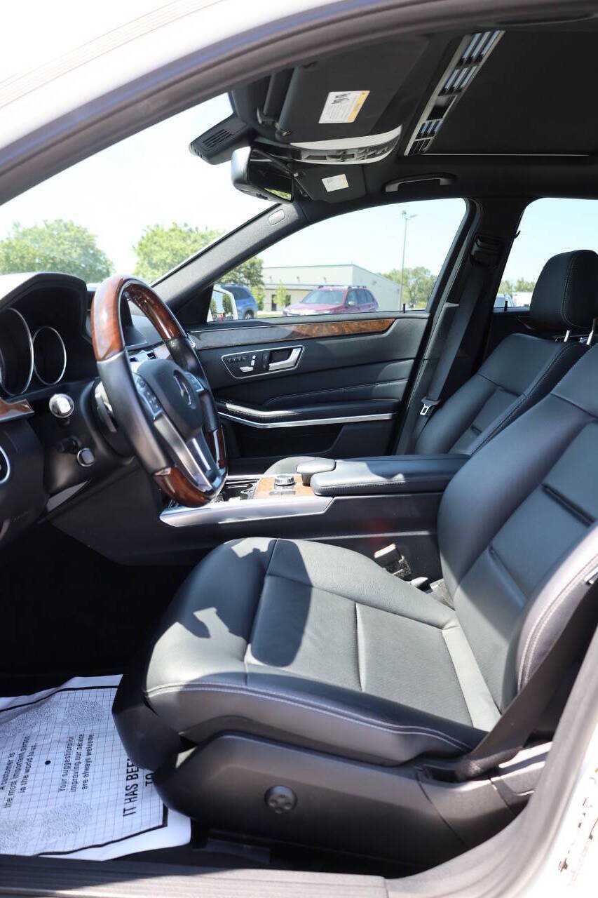 Used 2016 Mercedes-Benz E 350 4MATIC Sedan image 13