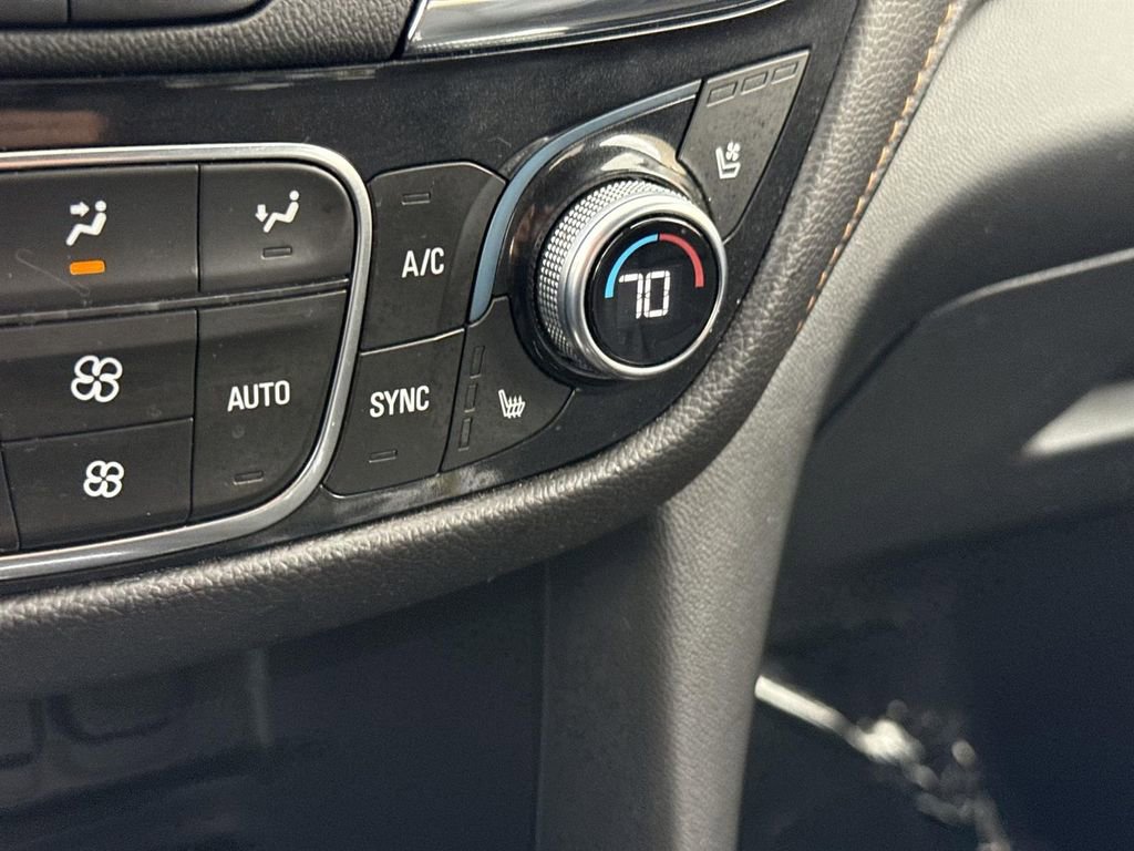 Used 2022 Chevrolet Equinox Premier image 35