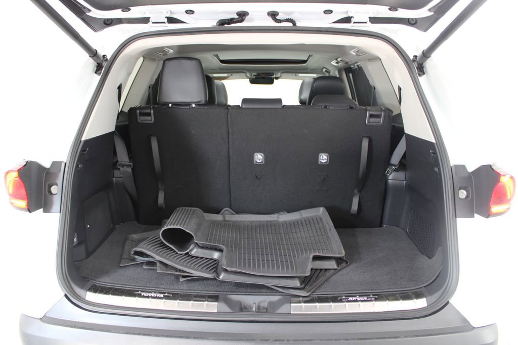 Used 2025 Toyota Grand Highlander Limited image 17