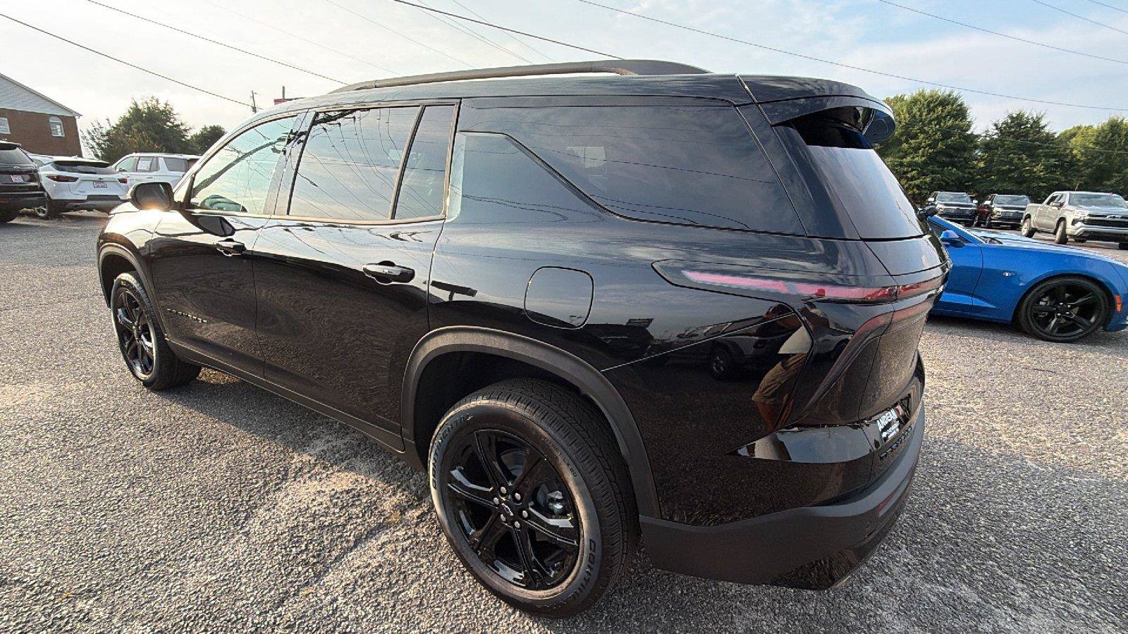 New 2027 Chevrolet Traverse LT w/ Midnight/Sport Edition FWD image 10