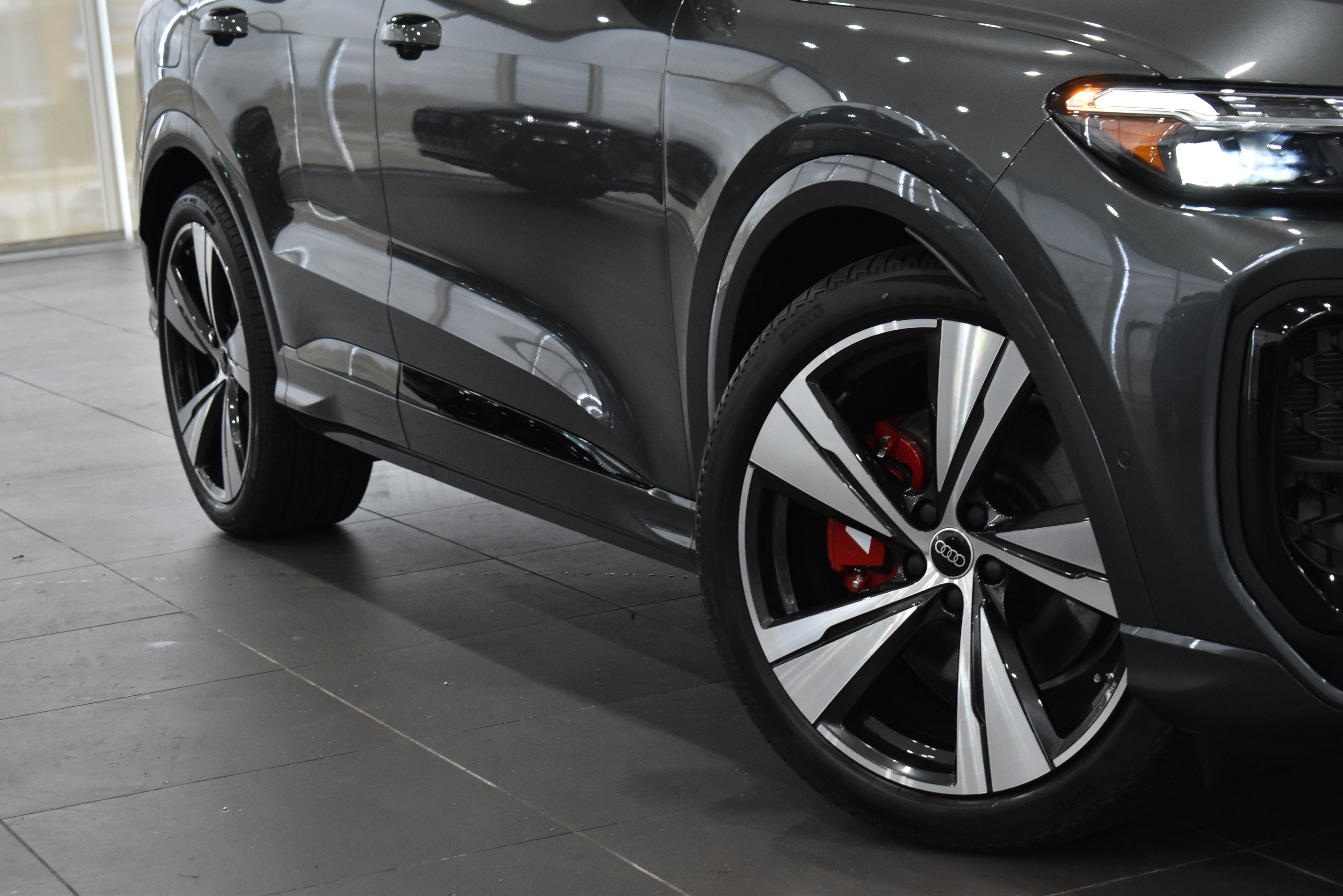 New 2025 Audi SQ5 Premium Plus image 3