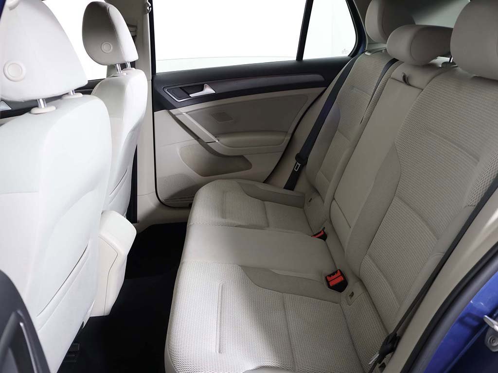 Used 2019 Volkswagen Golf S image 31