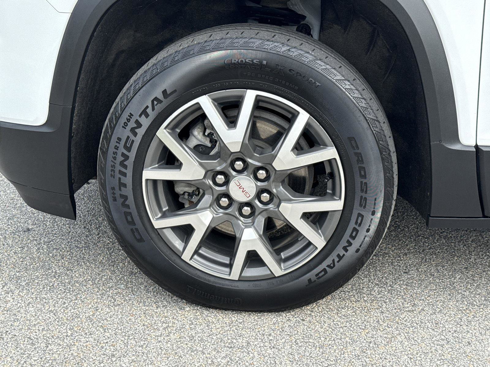 Used 2023 GMC Acadia SLE image 9