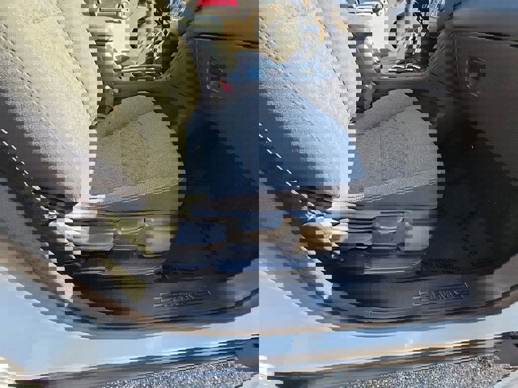 Used 2023 Chevrolet Equinox LT image 30