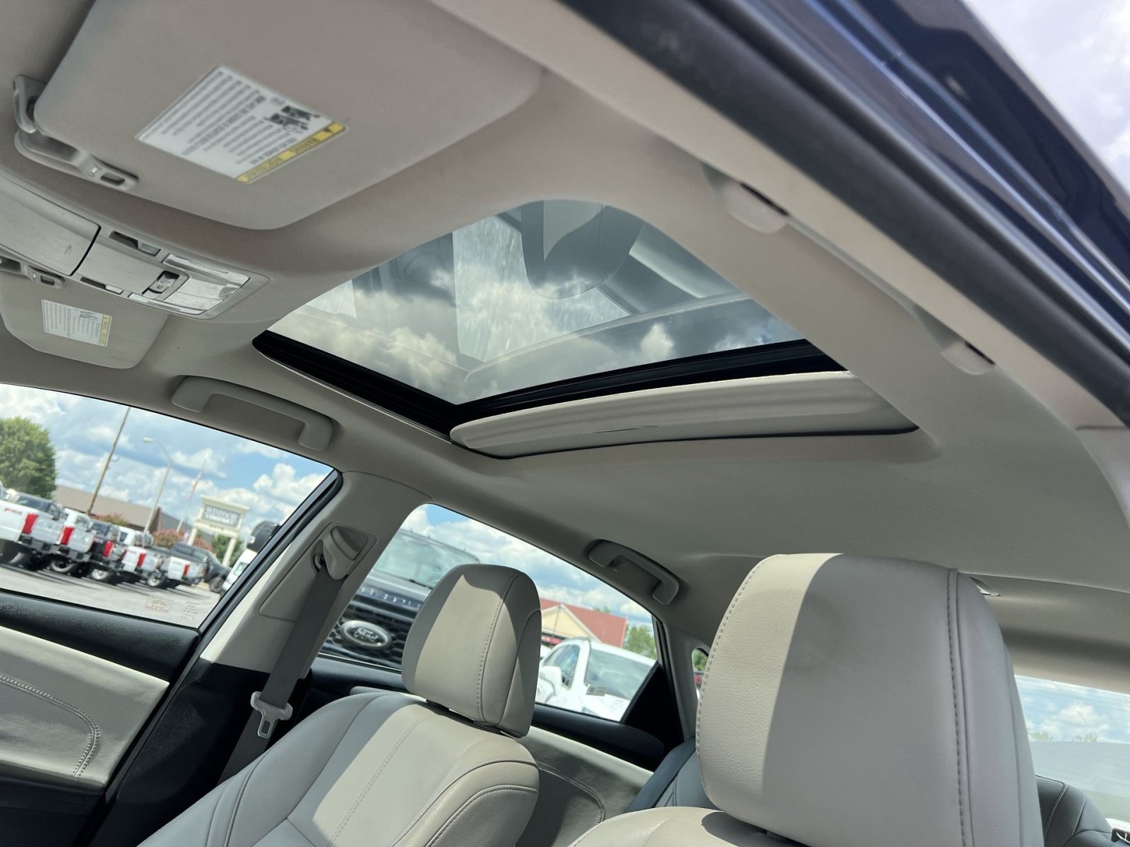 Used 2016 Toyota Avalon Limited FWD image 23