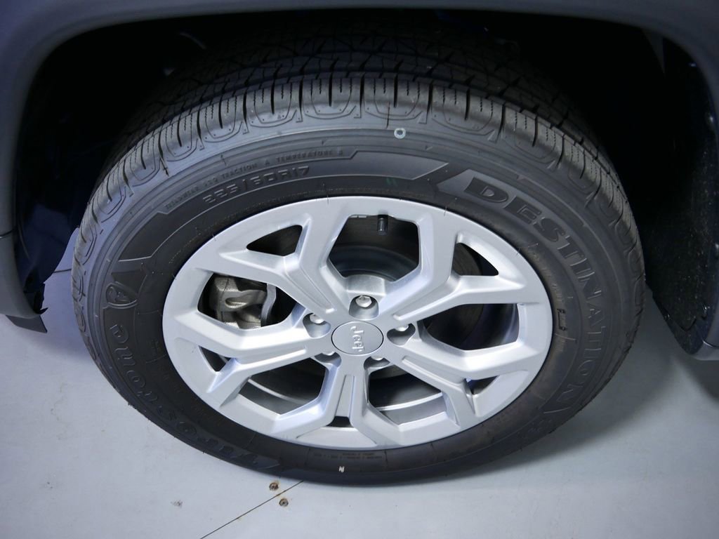 Used 2024 Jeep Compass Sport image 18