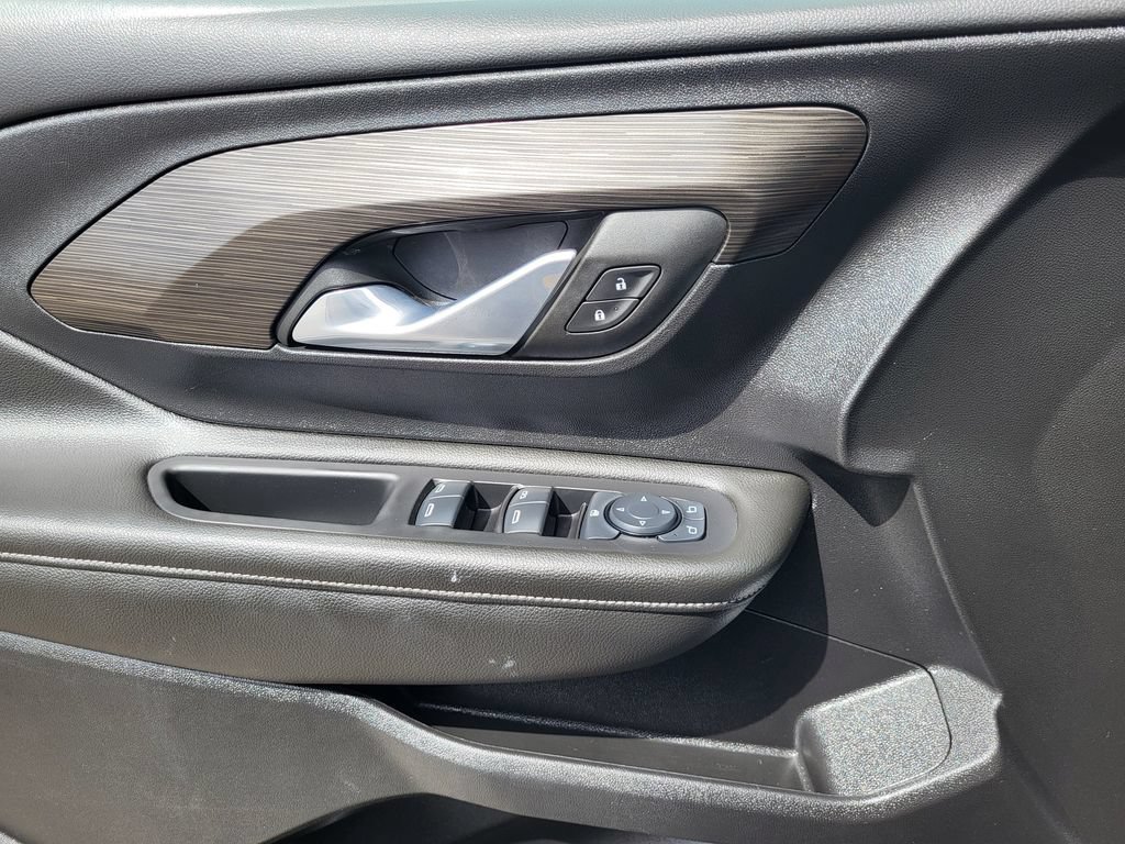 Used 2024 GMC Terrain SLE AWD/4WD image 18